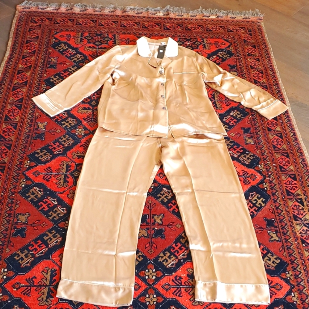 Champagne washable mulberry silk pajamas from SilkSilky